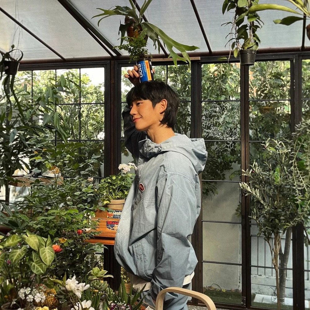 Jung Hae In khoe tóc mới khác lạ, ‘gầy trơ xương’ hậu ‘Snowdrop’