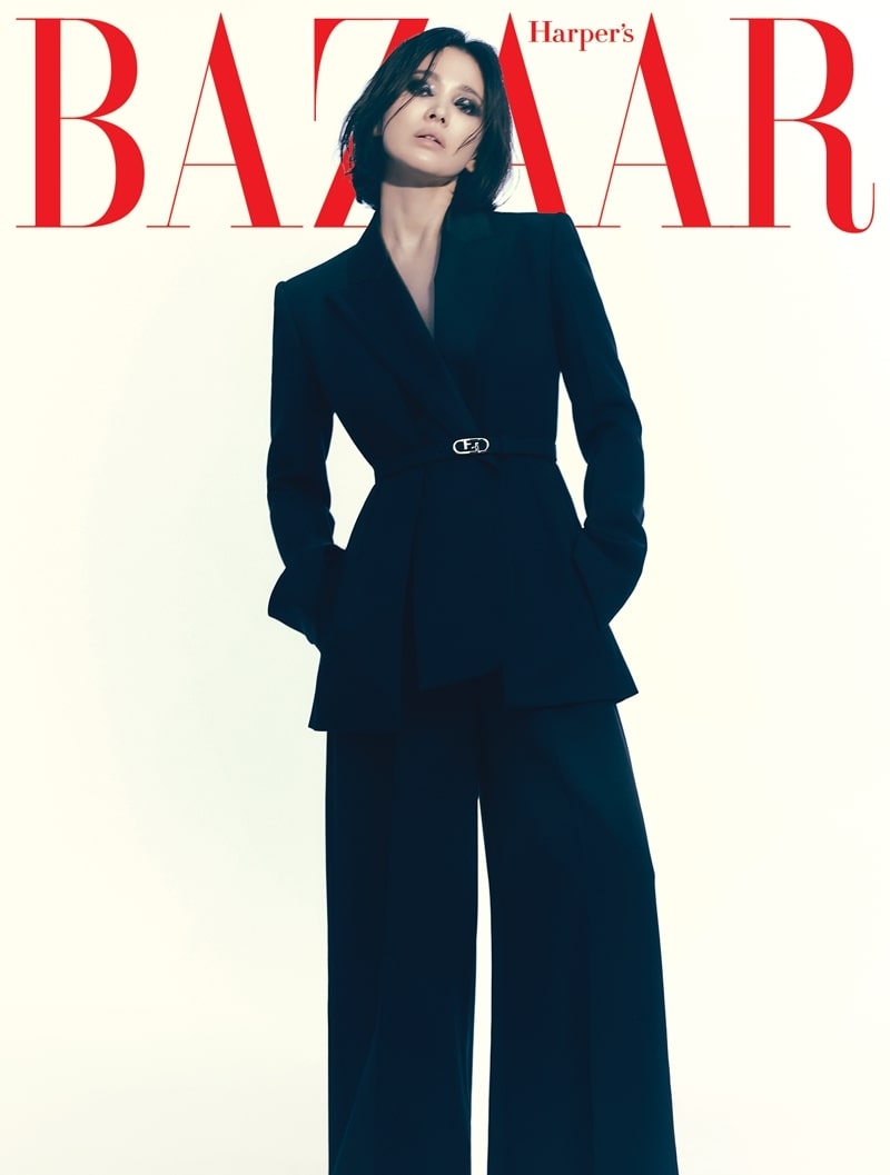 Song Hye Kyo khác lạ trên bìa Harper's Bazaar, thú nhận ‘càng già càng khó diễn xuất’