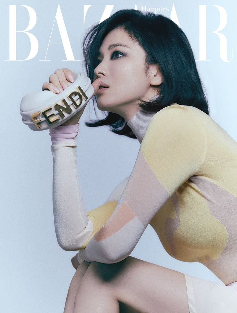 Song Hye Kyo khác lạ trên bìa Harper's Bazaar, thú nhận ‘càng già càng khó diễn xuất’