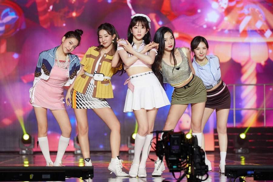 Red Velvet gia nhập đường đua K-Pop tháng 3