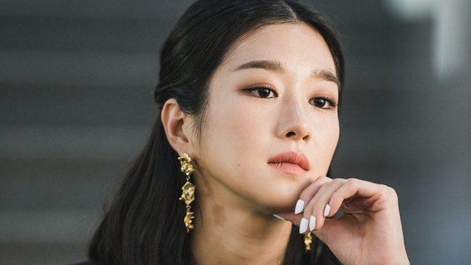 Seo Ye Ji chính thức xin lỗi về scandal thao túng bạn trai trong quá khứ