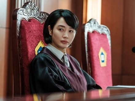 Phim mới về tội phạm nhí ‘Juvenile Justice’ của ‘chị đại’ Kim Hye Soo gây sốt mạng xã hội