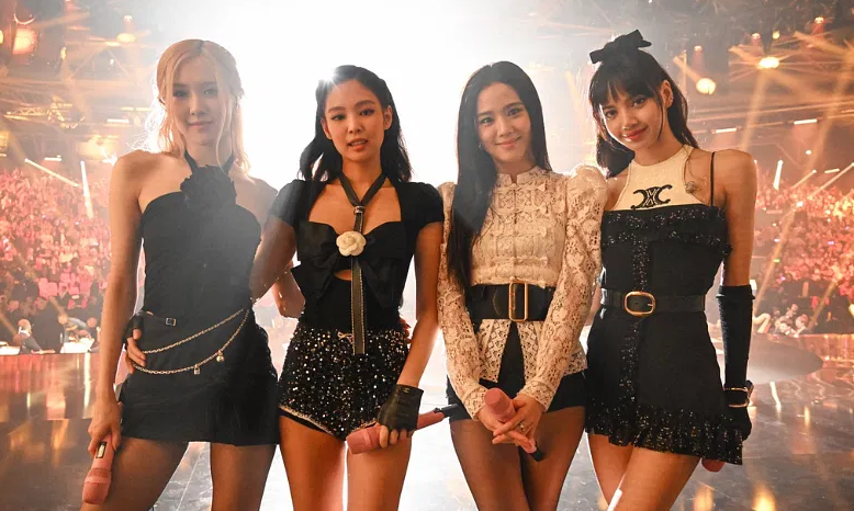 FIFA lo ngại với concert của BlackPink