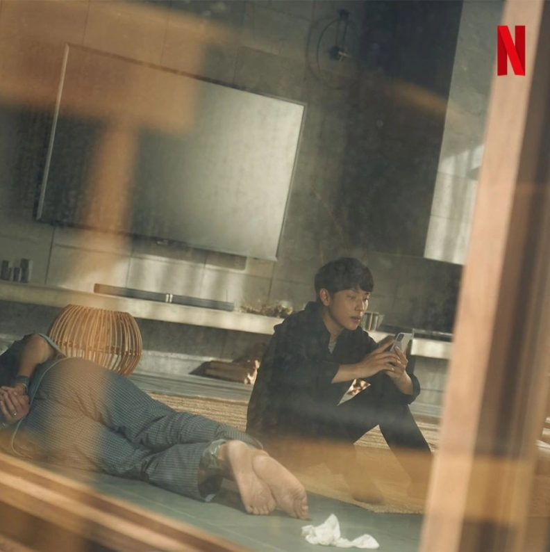 Phim mới 'Unlocked' của Netflix bị chỉ trích vì kịch bản phi logic