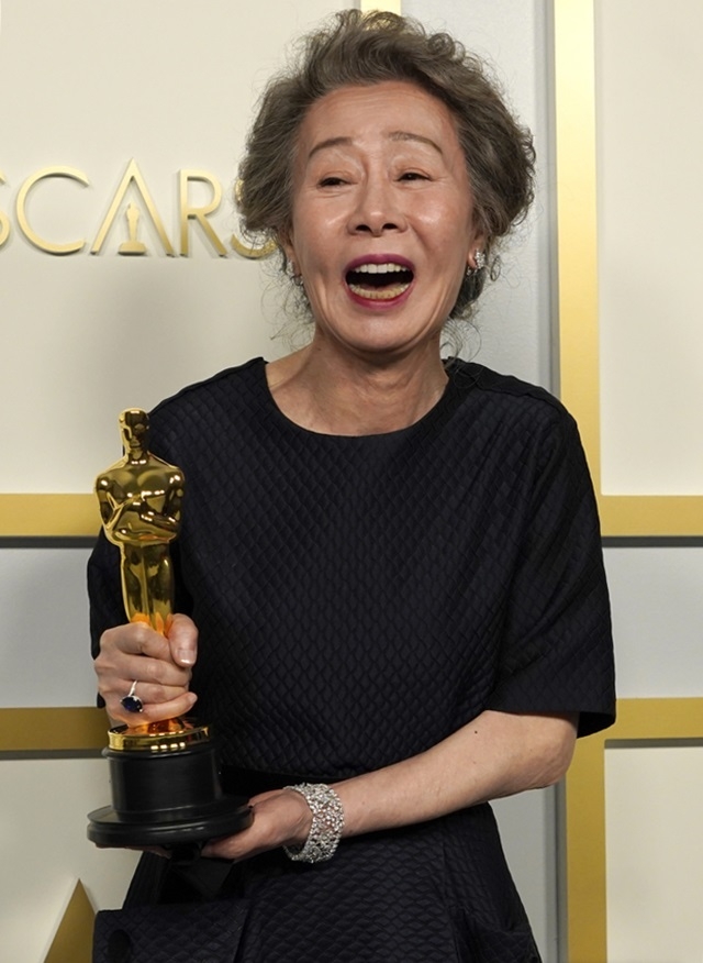 ‘Bà ngoại quốc dân’ Youn Yuh Jung trở thành người dẫn chương trình cho lễ trao giải Oscar lần thứ 94