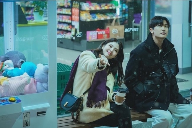 'Soundtrack #1’: Phim ngôn tình 'trên tình bạn, dưới tình yêu' của Park Hyung Sik và Han So Hee