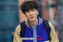 Lee Kwang Soo hoá thân thành chàng thu ngân thiên tài trong phim mới ‘The Killer’s Shopping List’