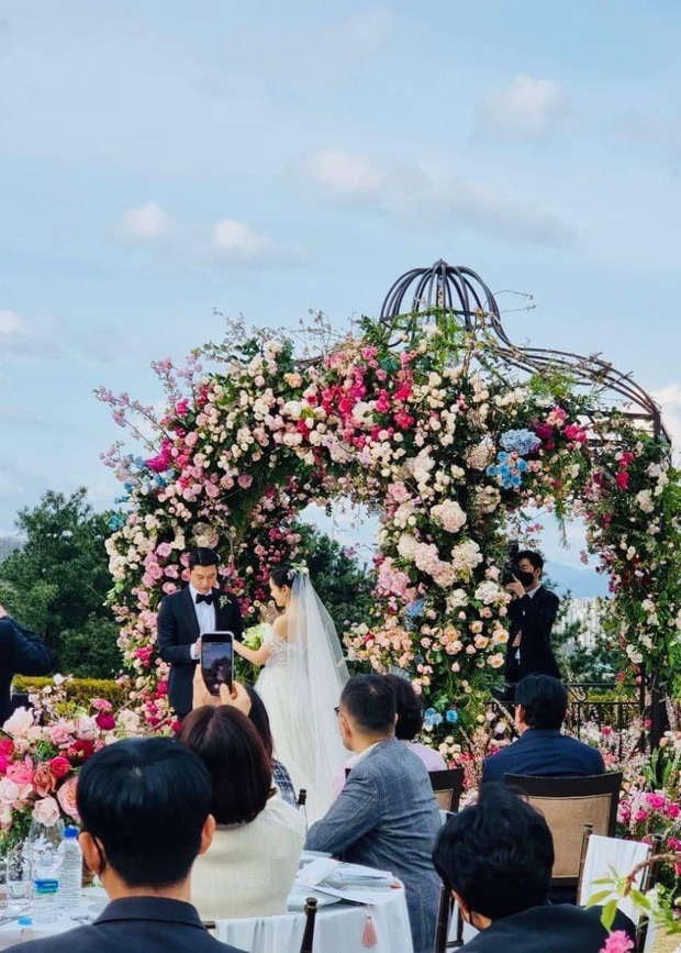 Cô dâu Son Ye Jin bật khóc trong 'hôn lễ thế kỷ', một sao hạng A đã bắt được hoa!