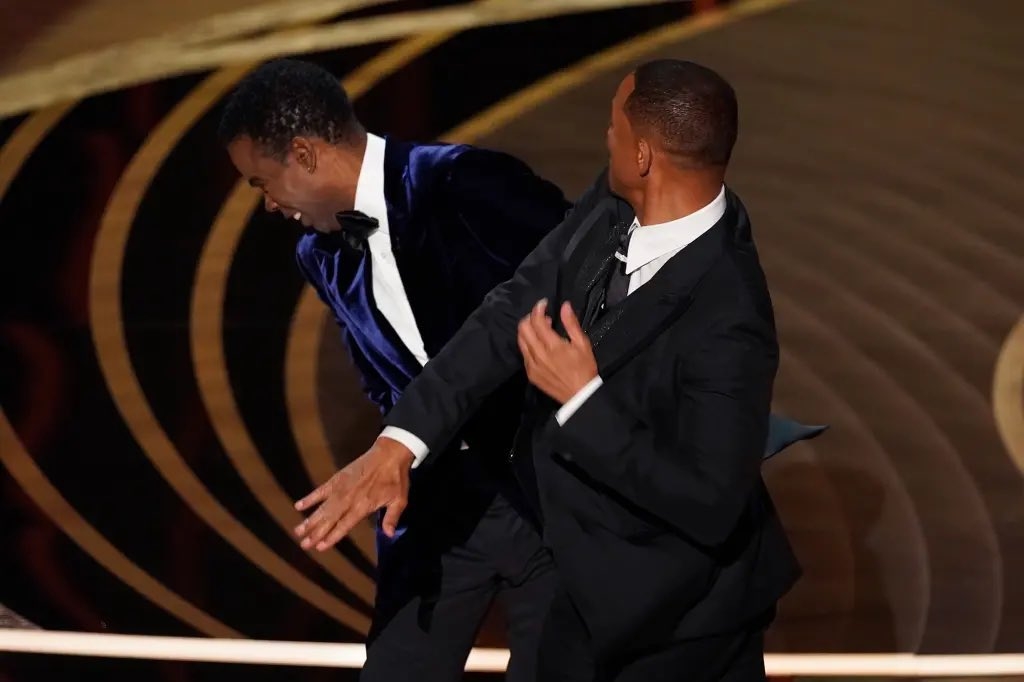 MC Oscar 2023 nói đùa 'vô duyên’ về cú tát của Will Smith