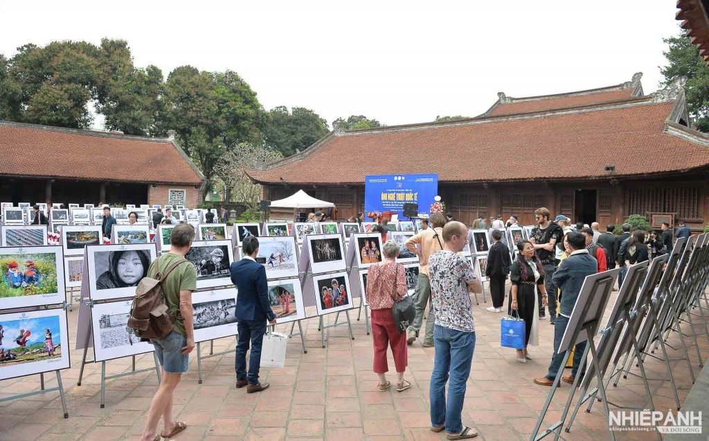Khai mạc Triển lãm Cuộc thi Ảnh nghệ thuật Quốc tế lần thứ 12 tại Hà Nội