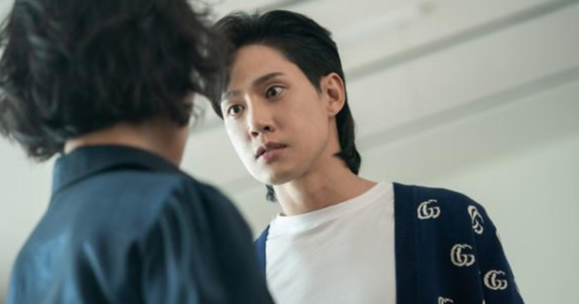 Dàn cast 'The Glory' hết mình vì vai diễn: Park Sung Hoon 'tắm' xi măng, Cha Joo Young không ngại cởi đồ