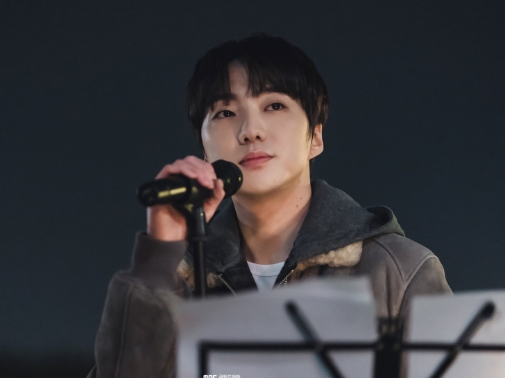 Kang Seung Yoon (WINNER) tái xuất màn ảnh nhỏ với vai cameo trong ‘Tomorrow’ của ‘chị đẹp’ Kim Hee Sun