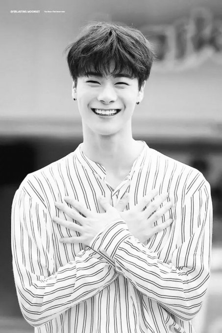 Cha Eun Woo tức tốc về Hàn sau sự ra đi của Moonbin