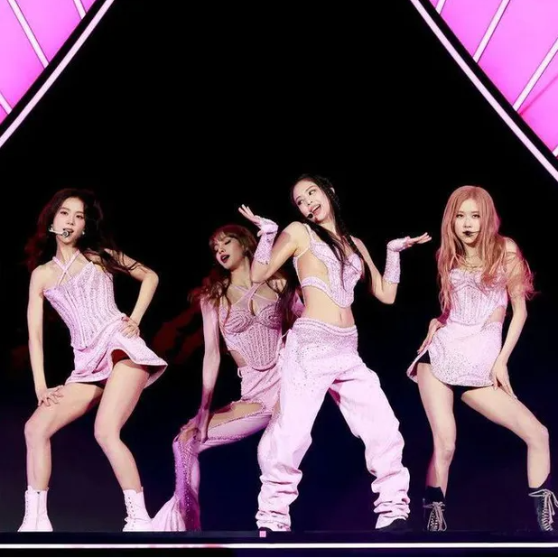 BlackPink trở thành nhóm nhạc nữ có doanh thu cao nhất lịch sử