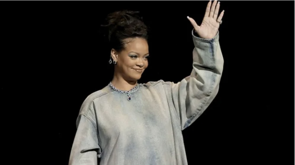 Rihanna tái xuất trong phim ‘Xì Trum’ mới