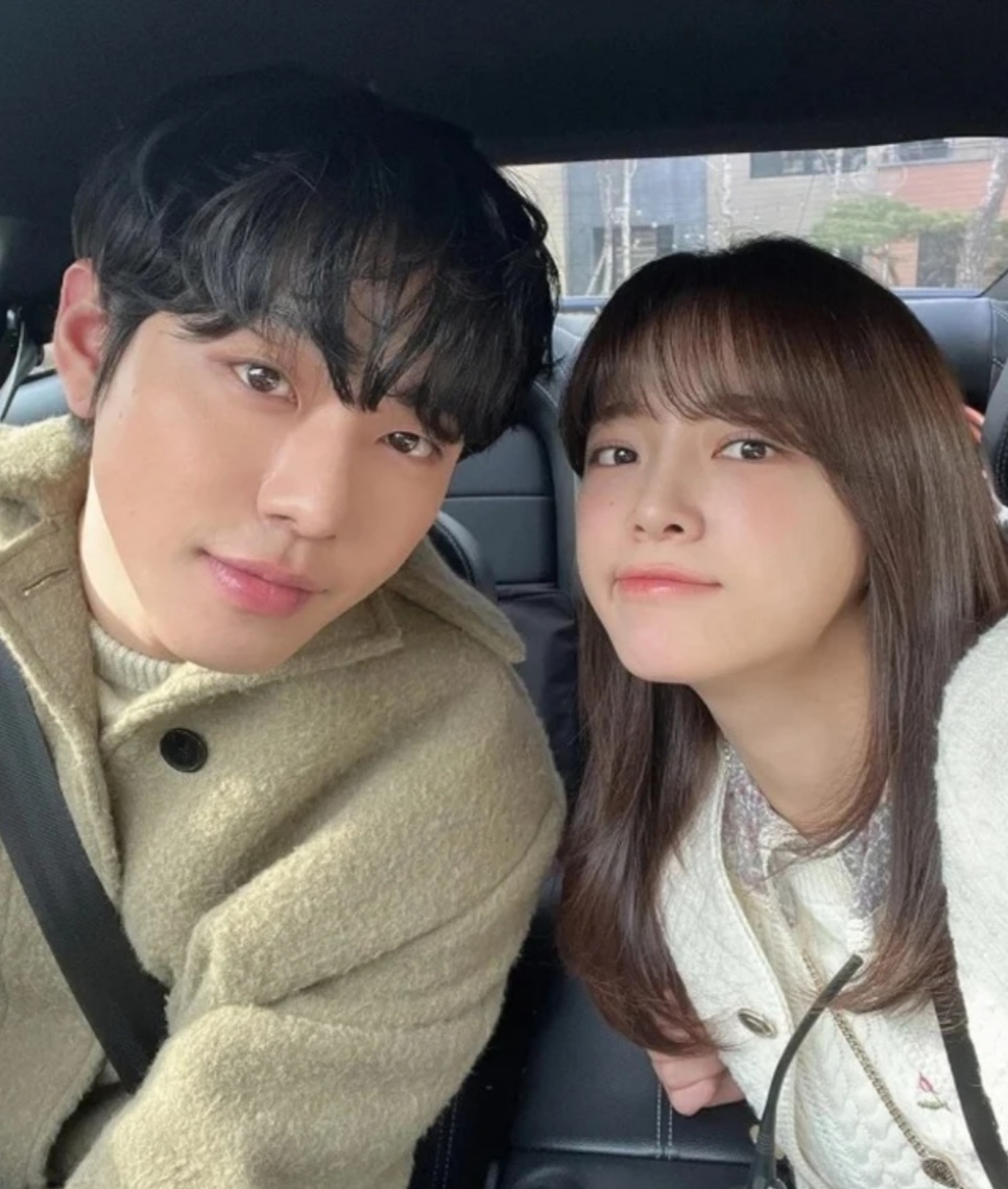 Netizen tiếc nuối khi phân cảnh tình tứ của Ahn Hyo Seop và Kim Se Jeong bị xoá khỏi ‘Hẹn hò chốn công sở’