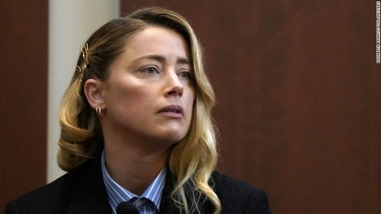 Amber Heard làm chứng trong phiên tòa xét xử, kể tường tận những lần bị Johnny Depp bạo hành