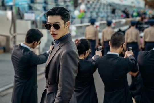 5 sao Hàn đổi đời nhờ đóng vai phụ: ‘Thư ký Cha’ Kim Min Kyu chắc chắn góp mặt