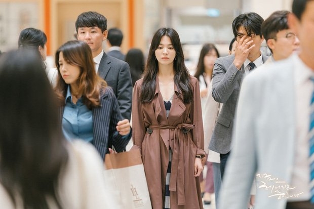 Loạt phim Hàn bị đánh giá ‘đầu voi đuôi chuột’: Toàn bom tấn, ‘Hẹn hò chốn công sở’ bất ngờ bị ‘điểm danh’
