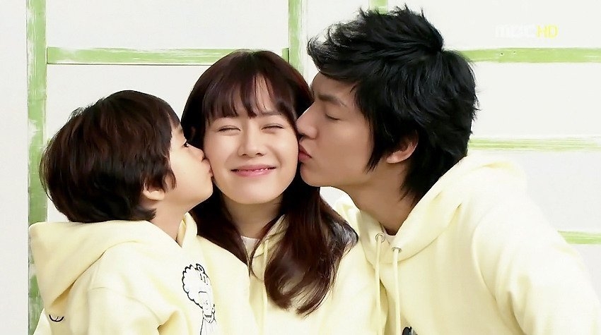Những nụ hôn má ‘biểu tượng’ của màn ảnh Hàn: Không ai qua được Song Joong Ki trong ‘Vicenzo’