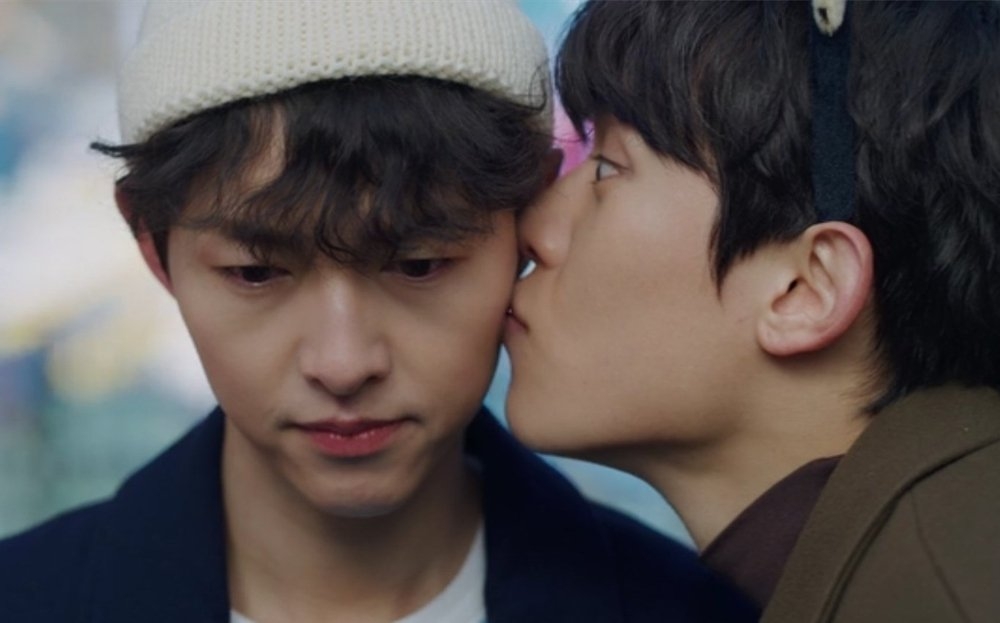 Những nụ hôn má ‘biểu tượng’ của màn ảnh Hàn: Không ai qua được Song Joong Ki trong ‘Vicenzo’