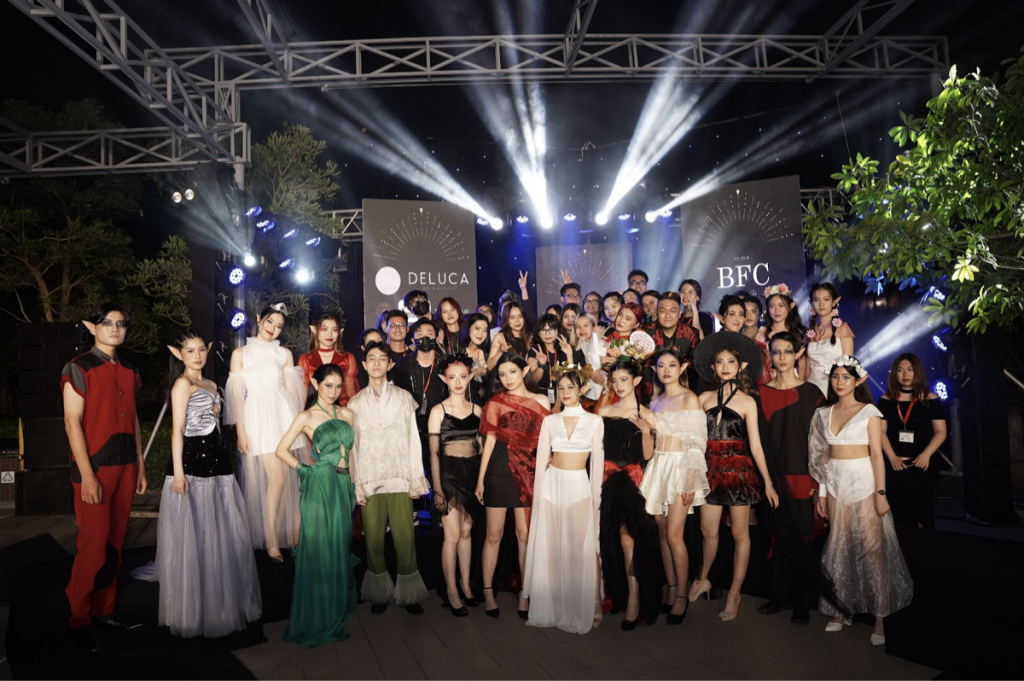 'Ontwaken Fashion Show': Đêm diễn tôn vinh những nhà thiết kế trẻ