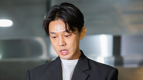 Yoo Ah In từ chối trình diện cảnh sát vì phóng viên xuất hiện