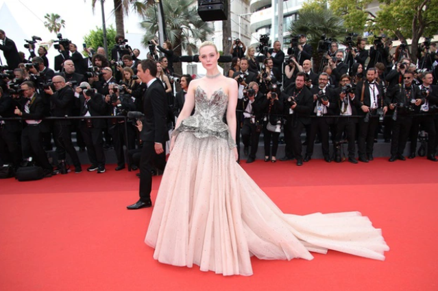 Dàn sao trên thảm đỏ Cannes 2023: Người thu hút mọi ánh nhìn, kẻ hóa thảm họa