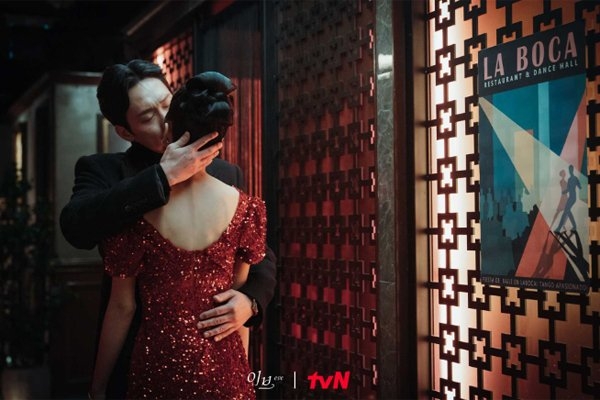 Truyền thông Hàn Quốc đặt ‘dấu chấm hỏi’ với diễn xuất của Seo Ye Ji trong phim mới ‘Eve’