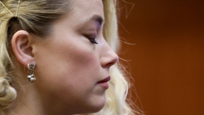Bồi thẩm đoàn tiết lộ lý do Amber Heard thua kiện: Do ‘nước mắt cá sấu’ của cô ấy