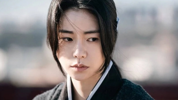 Lim Ji Yeon lột xác trong 'Lies Hidden in My Garden', chấp nhận để mặt mộc, thân hình gầy gò