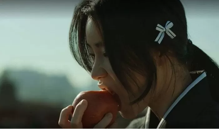 Lim Ji Yeon một lần nữa gây sốt với cảnh ăn uống trong 'Lies Hidden in My Garden'