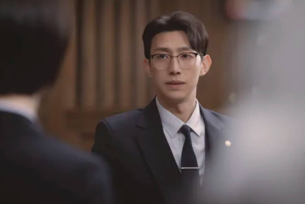 'Extraordinary Attorney Woo’ thành công rực rỡ nhờ bỏ đi loạt chi tiết 'cũ rích' trong phim Hàn