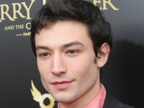 Sao phim ‘The Flash’ Ezra Miller lần đầu lên tiếng về những bê bối đời tư