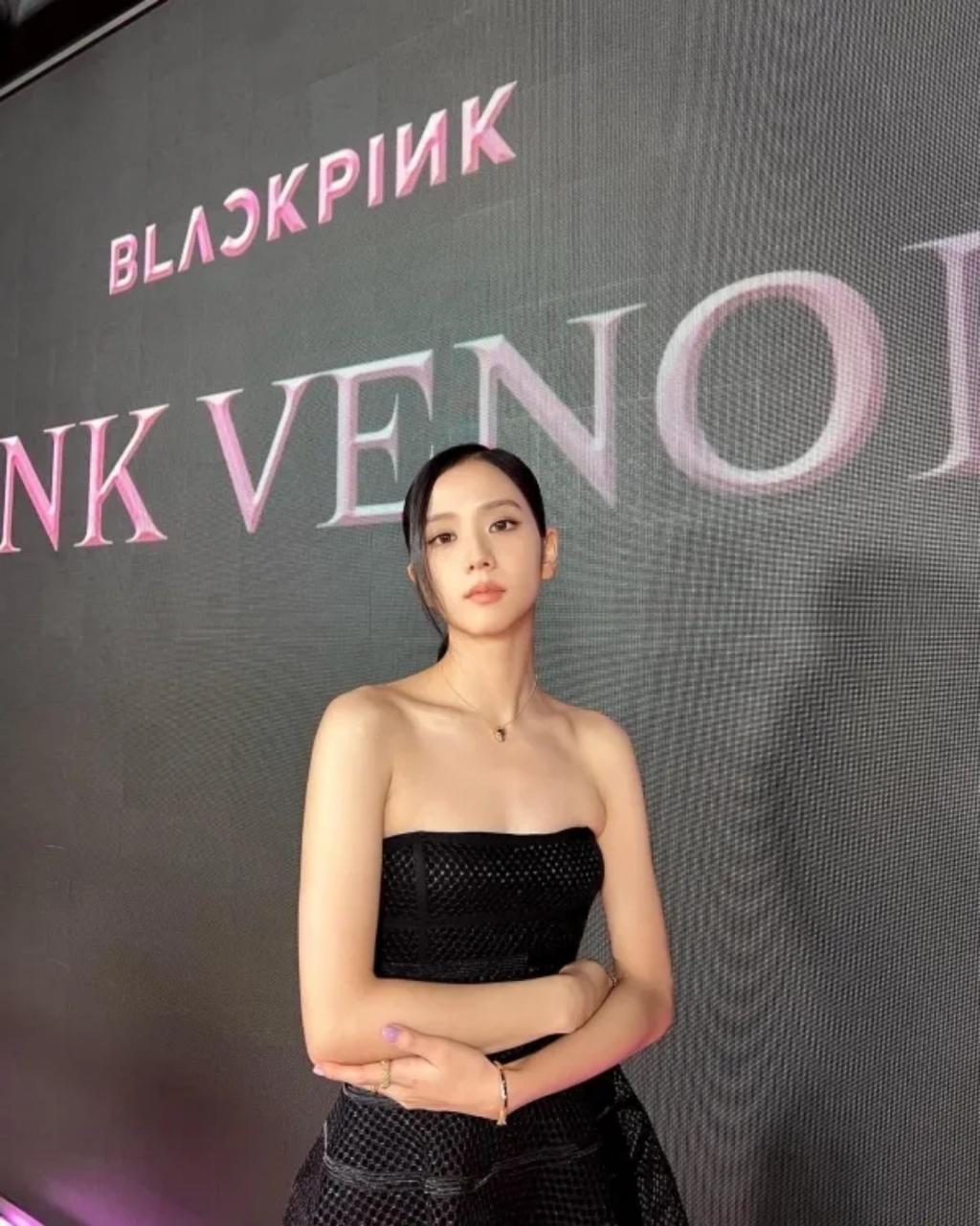 BlackPink làm chao đảo truyền thông khi xuất hiện trong buổi họp báo comeback