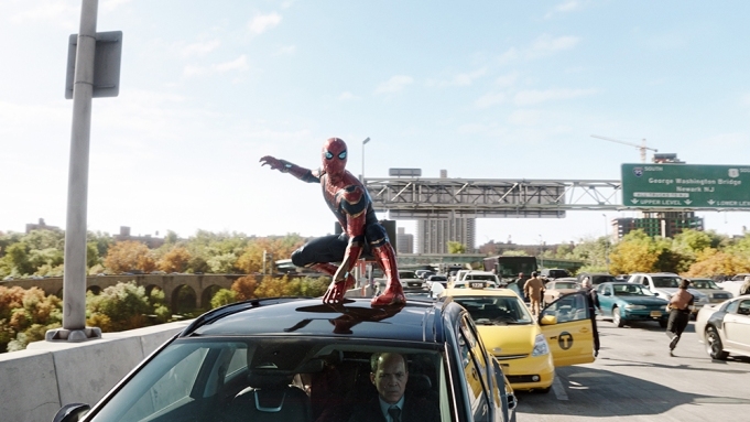 ‘Spider-Man: No Way Home’ thống trị phòng vé trong lần trở lại rạp