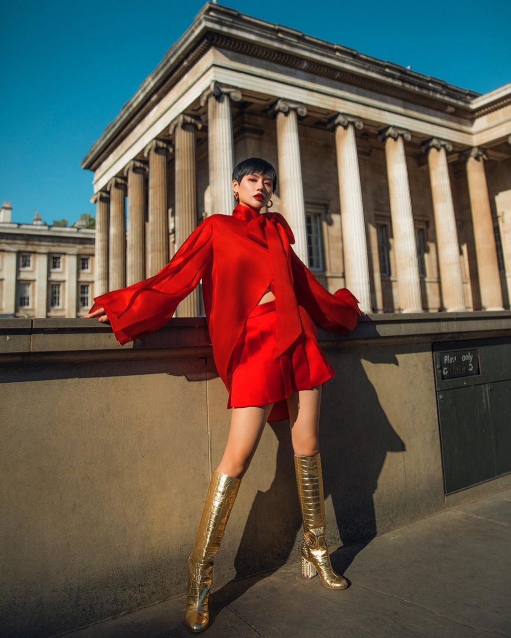 Khánh Linh (Cô Em Trendy) đem loạt trang phục “độc bản”  của các nhà thiết kế Việt đến Tuần lễ Thời trang Milan và Paris
