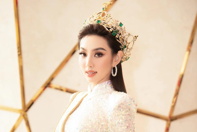 Hoa hậu Thùy Tiên nói gì về tranh cãi kêu gọi quyên góp từ thiện cho miền Trung?