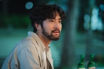 Super Junior Siwon 'râu ria xồm xoàm' trong phim mới ‘Work Later, Drink Now’