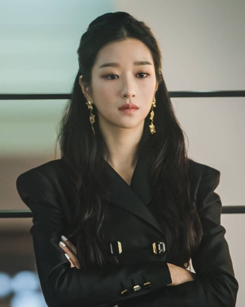 ‘Điên nữ’ Seo Ye Ji tái xuất sau scandal thao túng bạn trai