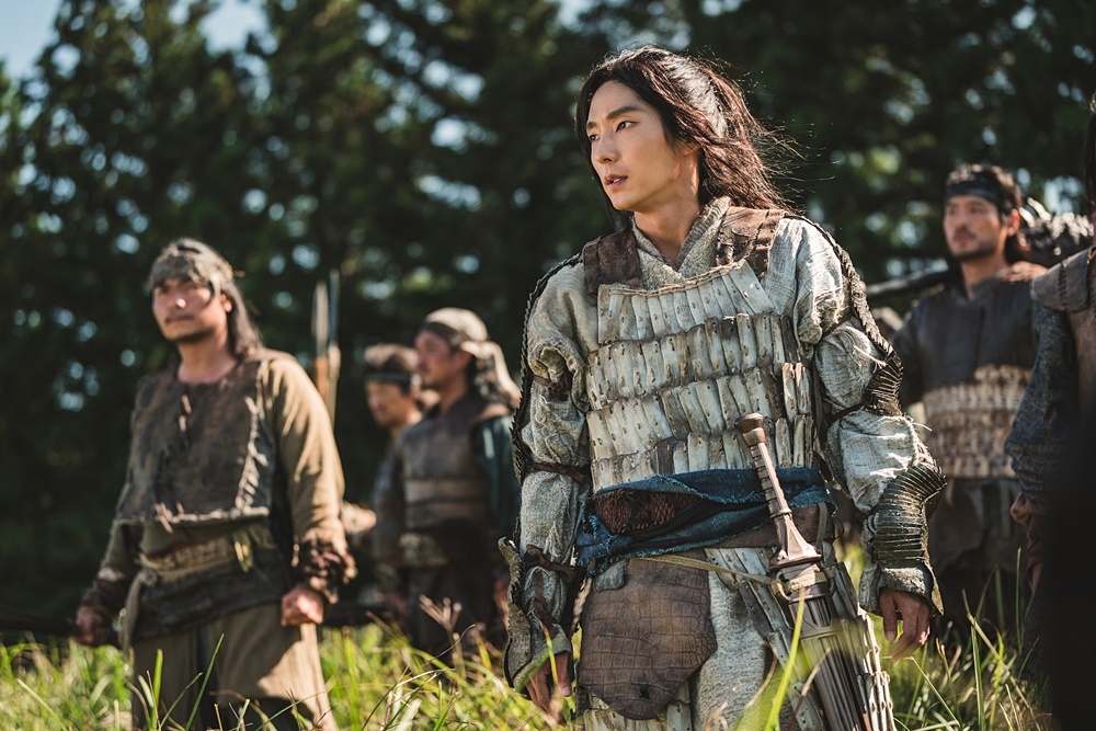 Lee Jun Ki thay Song Joong Ki đóng ‘Biên niên sử Arthdal 2’