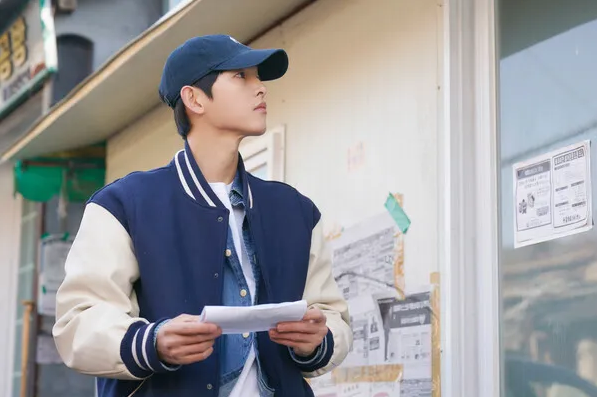 Song Joong Ki thoát mác ‘trai đẹp hơn hoa’ nhờ diễn xuất ấn tượng trong ‘Reborn Rich’