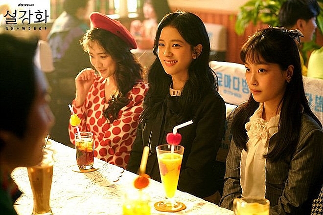 Mâu thuẫn trong việc chọn Jisoo đóng ‘Snowdrop’: Đạo diễn đã không thành thực?