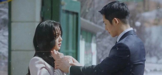 ‘Snowdrop’ tập 4: Jisoo khóc lóc thảm thiết, bị Jung Hae In lợi dụng để trốn thoát