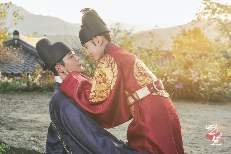 Những chuyện tình tay ba hấp dẫn nhất trong phim Hàn năm 2021