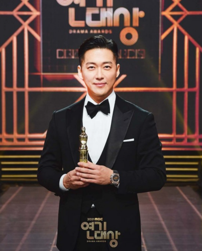 ‘The Red Sleeve’ thắng lớn trong lễ trao giải MBC Drama Awards 2021