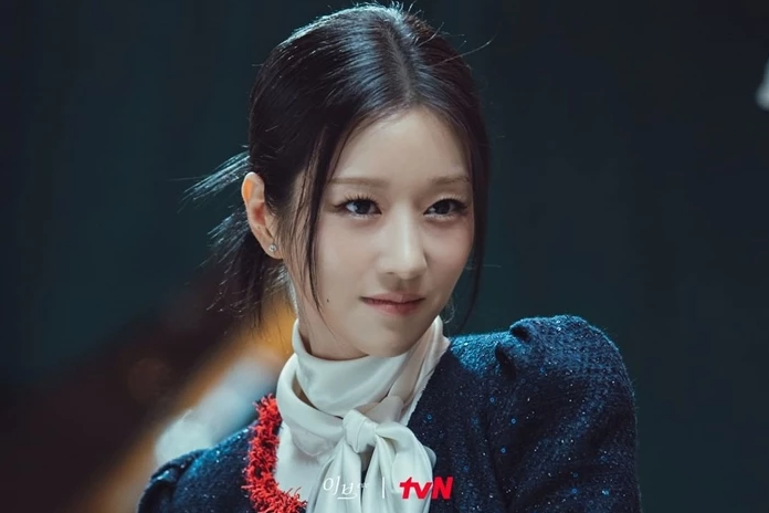 'Eve’ của Seo Ye Ji gây tranh cãi khi dẫn đầu phim Hàn hay nhất do người hâm mộ bình chọn