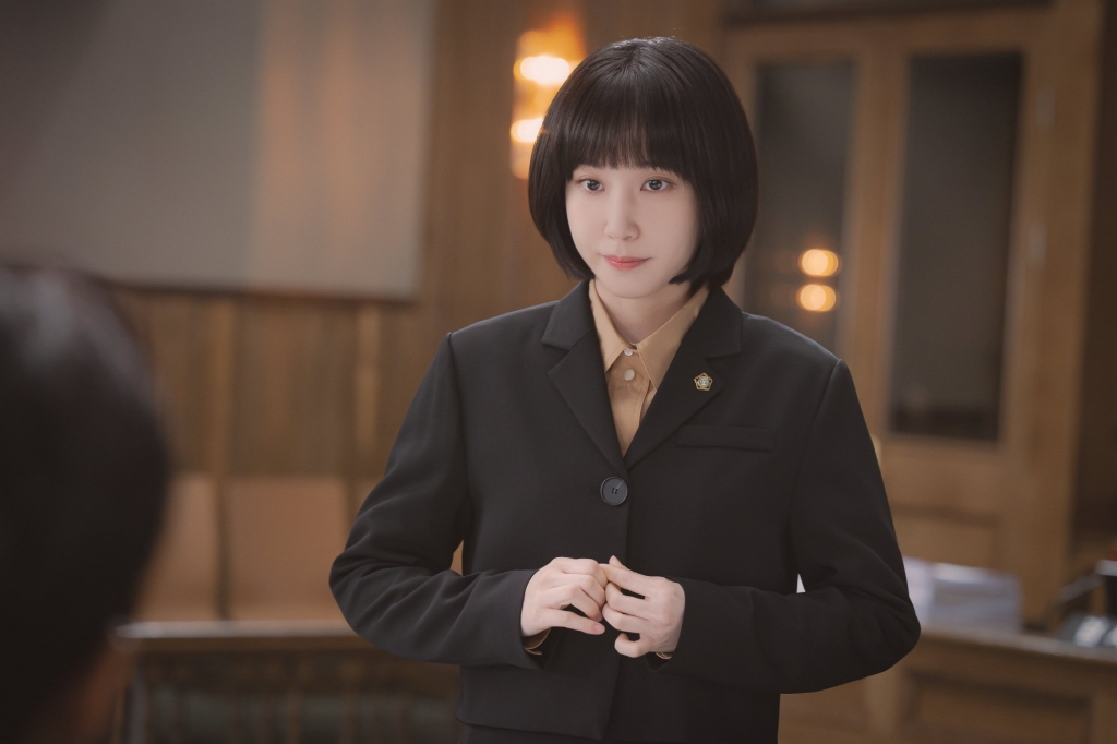'Nữ luật sư kỳ lạ Woo Young Woo’ đứng đầu bảng xếp hạng phim Hàn 'đỉnh' nhất 2022