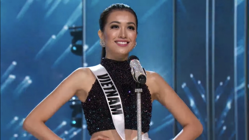 Những khoảnh khắc ấn tượng của Lệ Hằng tại đêm bán kết Miss Universe