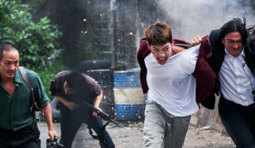 Màn đối đầu rực lửa của bộ ba ngôi sao Lee Byung Hun, Kang Dong Won và Kim Woo Bin trong trailer “Master”